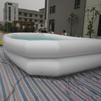 White inflatable poolGP062