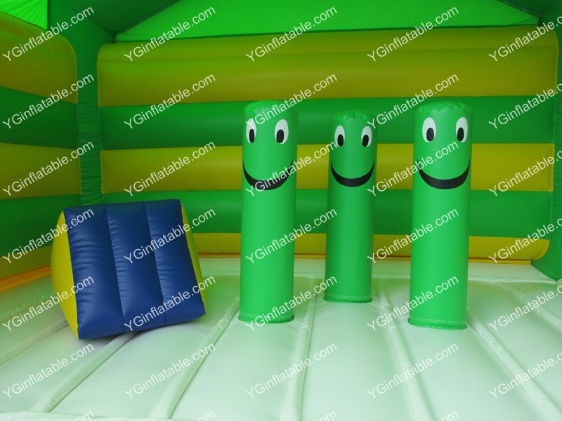 Lizard inflatable BouncerGB512