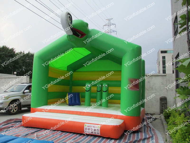 Lizard inflatable BouncerGB512
