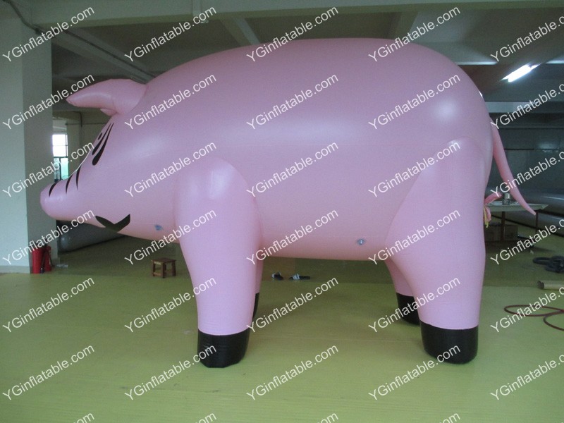 Inflatable sky pigGO059