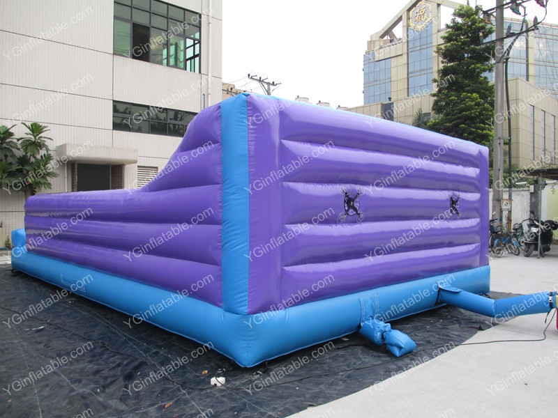 inflatable Health Warning runwayGH067b