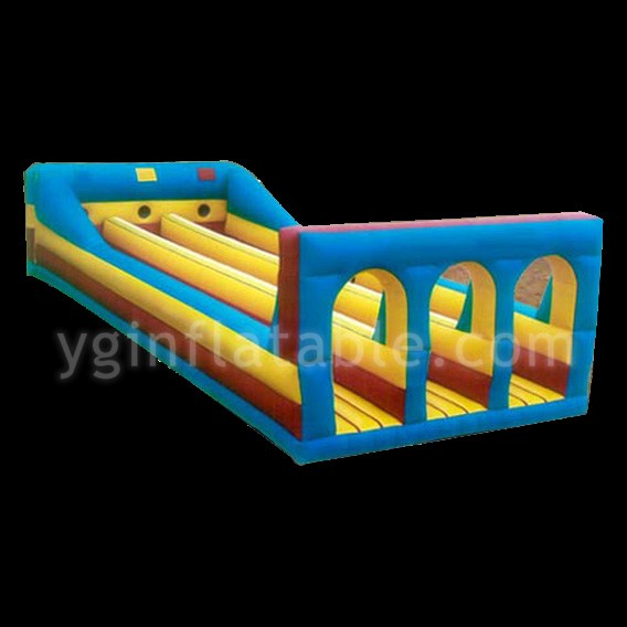 yellow and blue inflatable obstaclesGE021