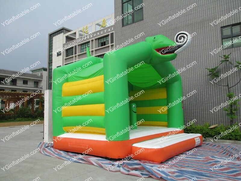 Lizard inflatable BouncerGB512